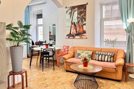 3-комнатная квартира в Санкт-Петербурге, Невский проспект, 172/1, м. Площадь Александра Невского-II