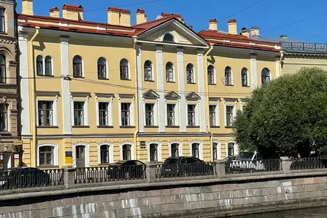 3-комнатная квартира в Санкт-Петербурге, наб. канала Грибоедова, 105