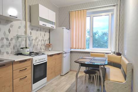 Двухкомнатная квартира в аренду посуточно в Березниках по адресу улица Пятилетки, 103