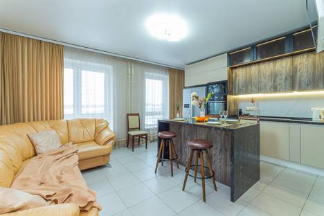 Трёхкомнатная квартира в аренду посуточно в Москве по адресу квартал № 28, 2к1, метро Филатов Луг