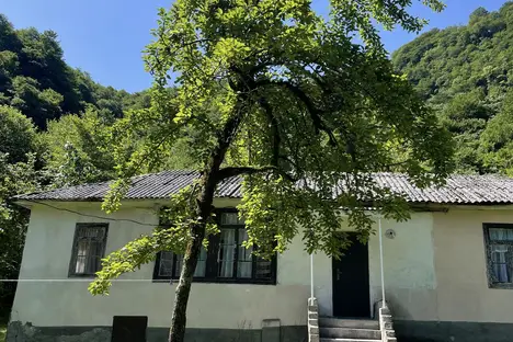 Дом в Ткуарчале, ул. Гоголевская 15