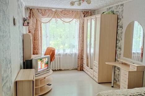 2-комнатная квартира в Старой Руссе, Александровская улица, 43