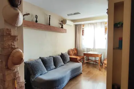 2-комнатная квартира во Владивостоке, Владивосток, Светланская улица, 127