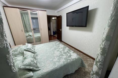 Двухкомнатная квартира в аренду посуточно в Кисловодске по адресу ул. Жуковского, 37, подъезд 1