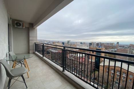 2-комнатная квартира в Ереване, Armenia, Yerevan, Yeznik Koghbatsi Street, 16, м. Площадь Республики