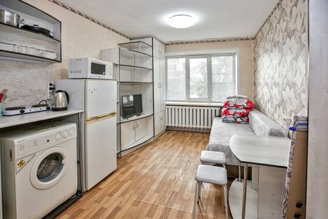 Однокомнатная квартира в аренду посуточно в Новосибирске по адресу Ленинградская ул., 100