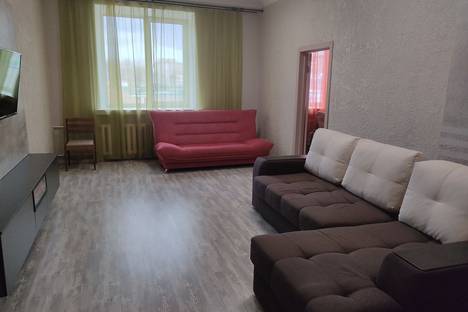 2-комнатная квартира в Пскове, ул. Яна Фабрициуса, 22, подъезд 3