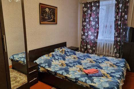 Трёхкомнатная квартира в аренду посуточно в Таганроге по адресу Транспортная ул., 115