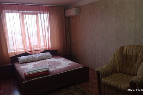 Однокомнатная квартира в аренду посуточно в Волжском по адресу ул. имени Генерала Карбышева, 110