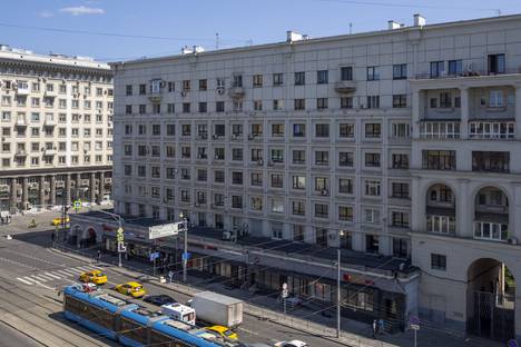 Двухкомнатная квартира в аренду посуточно в Москве по адресу Краснопрудная ул., 11, подъезд 4, метро Красносельская