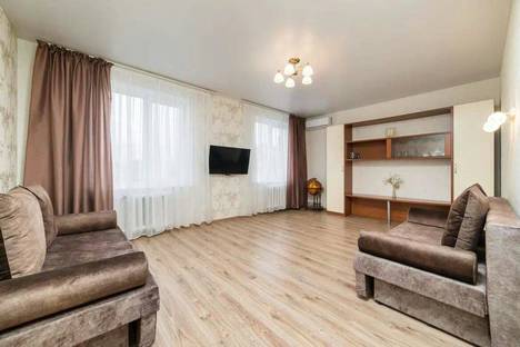 Двухкомнатная квартира в аренду посуточно в Казани по адресу ул. Тихомирнова, 1, метро Суконная Слобода