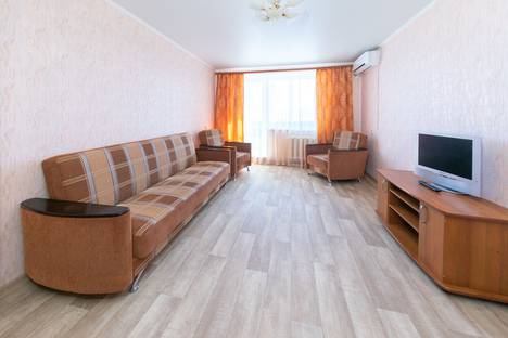 Двухкомнатная квартира в аренду посуточно в Оренбурге по адресу Туркестанская ул., 45