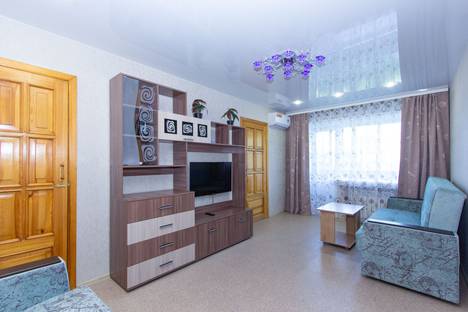 Двухкомнатная квартира в аренду посуточно в Новосибирске по адресу ул. Ватутина, 15, метро Площадь Маркса