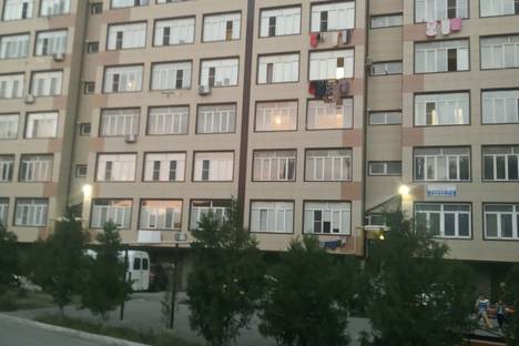 Трёхкомнатная квартира в аренду посуточно в Каспийске по адресу ул. Алфёрова, 5Б