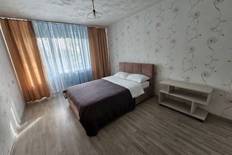 3-комнатная квартира в Волжском, пр-кт имени Ленина, 381, подъезд 1