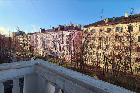Двухкомнатная квартира в аренду посуточно в Мурманске по адресу Пушкинская ул., 7