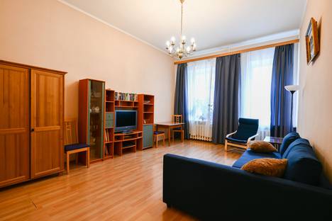 Двухкомнатная квартира в аренду посуточно в Санкт-Петербурге по адресу Можайская ул., 40, метро Пушкинская