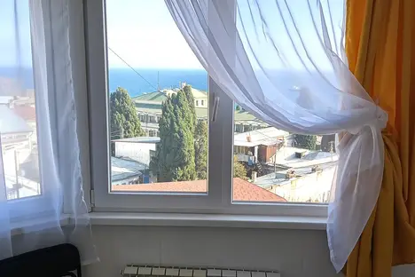Дом в Ялте, пер. Толстого
