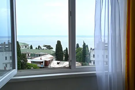 Дом в Ялте, Ялта, пер. Толстого