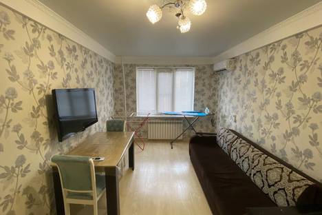 Однокомнатная квартира в аренду посуточно в Каспийске по адресу пр-кт Акулиничева 15