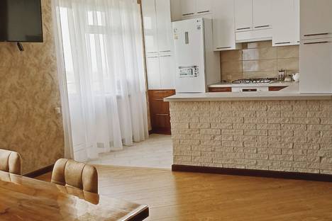 Двухкомнатная квартира в аренду посуточно в Ессентуках по адресу ул. Орджоникидзе, 84к3