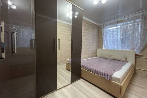 Двухкомнатная квартира в аренду посуточно в Таганроге по адресу ул. Маршала Жукова, 1Е