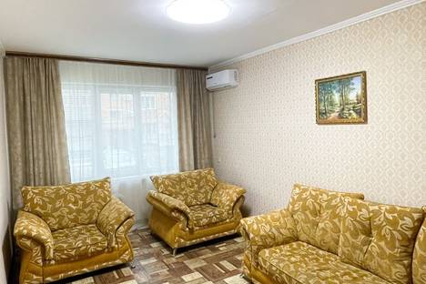 Однокомнатная квартира в аренду посуточно в Тихорецке по адресу Октябрьская ул., 110А