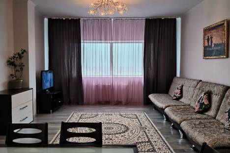 Трёхкомнатная квартира в аренду посуточно в Астане по адресу Есильский р-н  ул.Достык 5