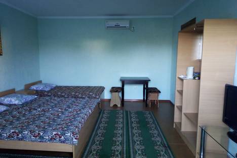 Комната в аренду посуточно в Феодосии по адресу Мирный пер., 4