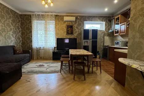 3-комнатная квартира в Каспийске, ул. Орджоникидзе, 15