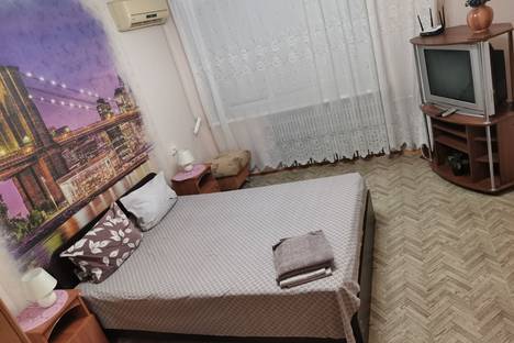 Двухкомнатная квартира в аренду посуточно в Волгограде по адресу Рионская ул., 13