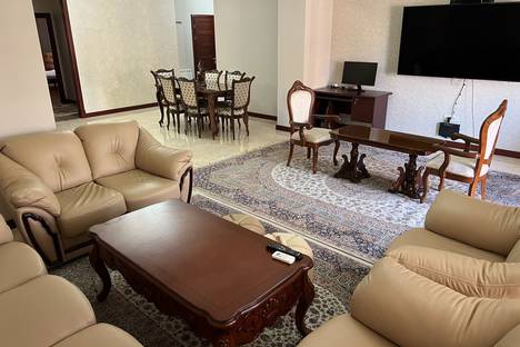 Трёхкомнатная квартира в аренду посуточно в Ереване по адресу ул. Павстоса Бюзанда, 13