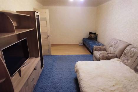 2-комнатная квартира в Усть-Илимске, пр-кт Мира, 52, подъезд 1