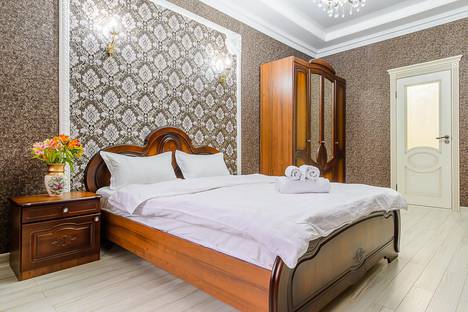 Трёхкомнатная квартира в аренду посуточно в Алматы по адресу пр-кт Юрия Гагарина, 309
