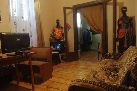 Двухкомнатная квартира в аренду посуточно в Тбилиси по адресу ул. Барнова, 41, метро Руставели