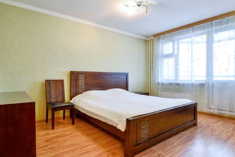 Двухкомнатная квартира в аренду посуточно в Красногорске по адресу ул. имени Зверева, 6