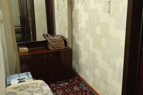 Однокомнатная квартира в аренду посуточно в Тутаеве по адресу Комсомольская ул., 72, подъезд 4