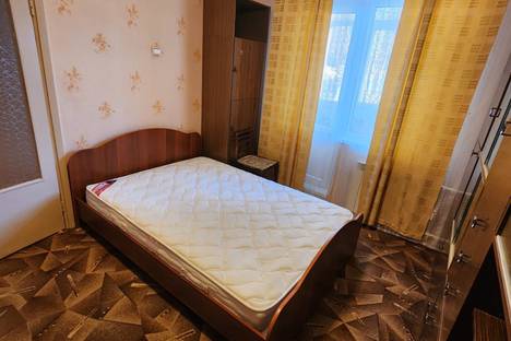 Трёхкомнатная квартира в аренду посуточно в Кировске по адресу Олимпийская ул., 75