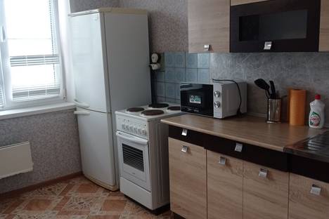 Двухкомнатная квартира в аренду посуточно в Тольятти по адресу ул. Автостроителей, 98