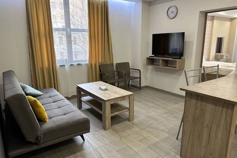 2-комнатная квартира в Ереване, Ереван, ул. Езника Кохбаци, 16, м. Площадь Республики