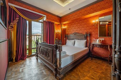 Комната в Сириусе, Перепелиный пер., 5А