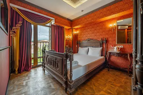 Комната в Сириусе, Перепелиный пер., 5А