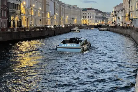 2-комнатная квартира в Санкт-Петербурге, наб. реки Мойки, 40