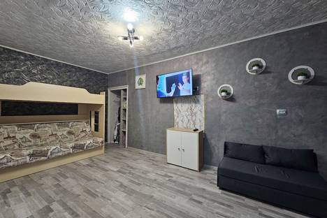 Однокомнатная квартира в аренду посуточно в Кировске по адресу пр-кт Ленина, 3А