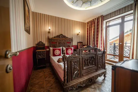 Комната в Сириусе, Перепелиный пер., 5А