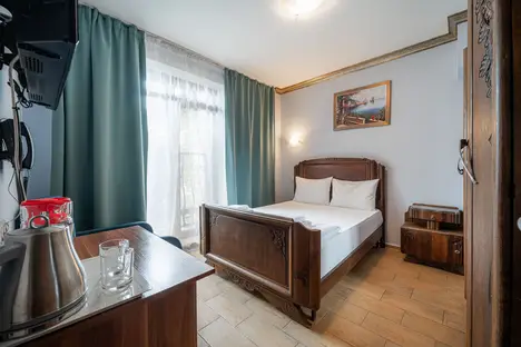 Комната в Сириусе, Перепелиный пер., 5А