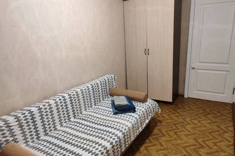 2-комнатная квартира в Иркутске, ул. 5-й Армии, 10, подъезд 1