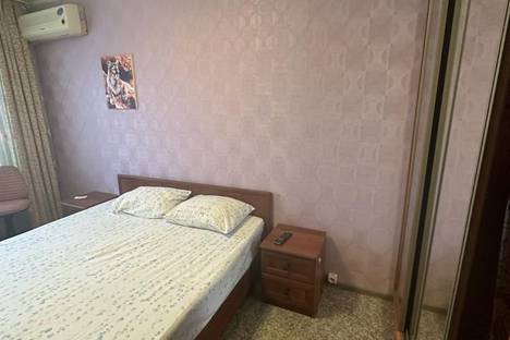 Двухкомнатная квартира в аренду посуточно в Тольятти по адресу Приморский б-р, 40