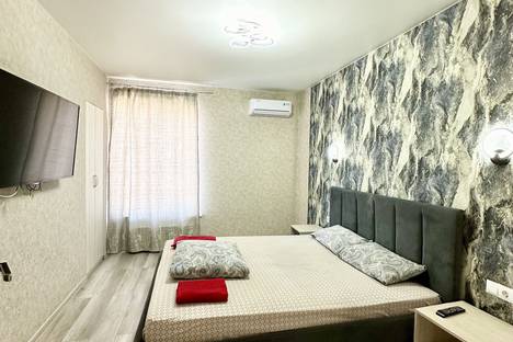Трёхкомнатная квартира в аренду посуточно в Волгограде по адресу ул. Пархоменко, 2