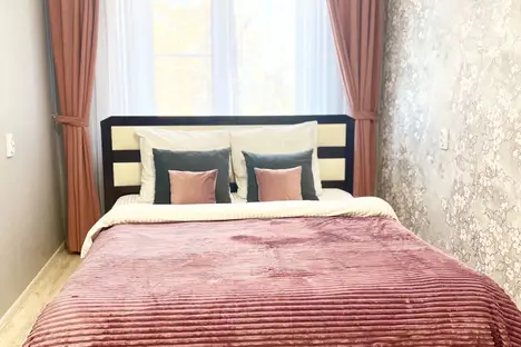 2-комнатная квартира в Астрахани, Покровская пл., 5
